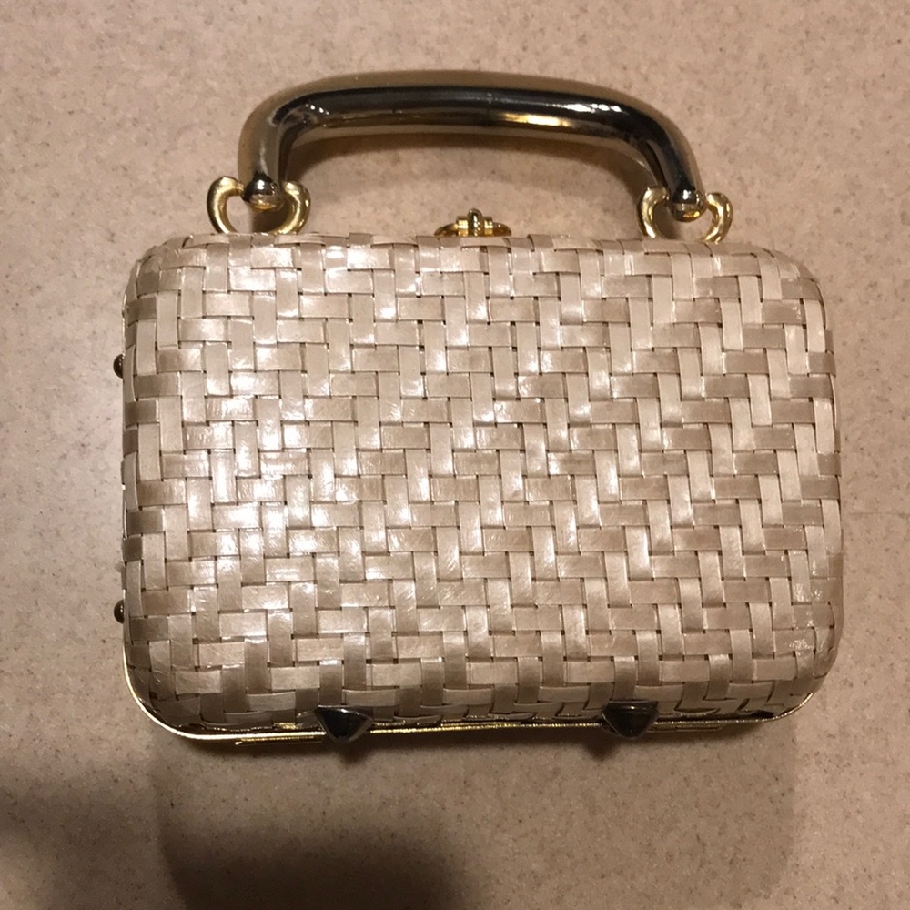 Vintage basket clutch
